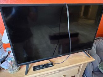 VIZIO D-Series 32” Smart TV LED LCD