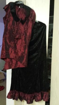 New Vampire Costume large