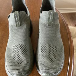 North Star Slip On Size 10.5