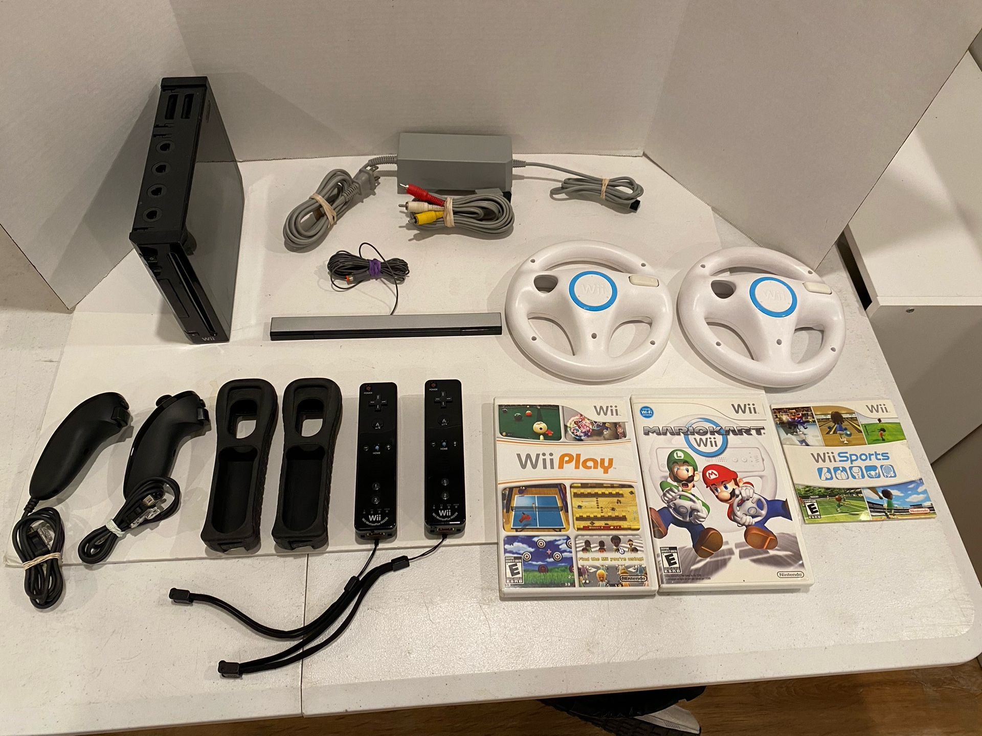 Wii Sports and Mario Kart Nintendo Wii Bundle 