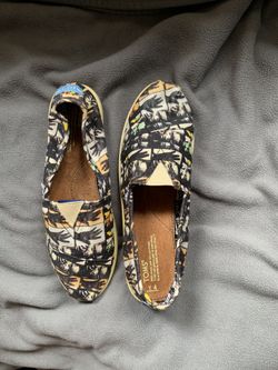 Toms Slip Ons 