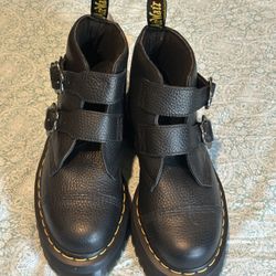 New Dr. Martens Devon FLWR Platform Boots Black Leather – Women’s US 9 / EU 41