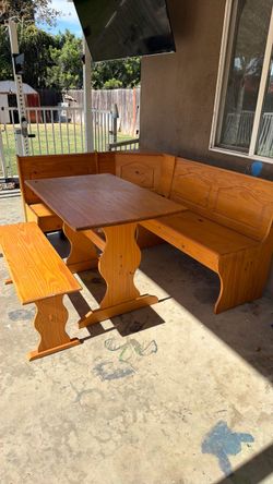 Used Kitchen Nook