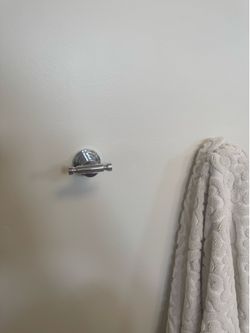 24 inch chrome towel bars 4 total and one hook