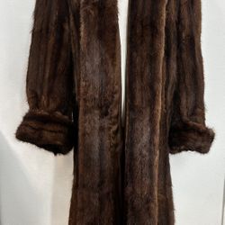 ✨VINTAGE✨VINTAGE✨VINTAGE 1930’s Art Deco Era Evan’s Full Length Fur Coat!