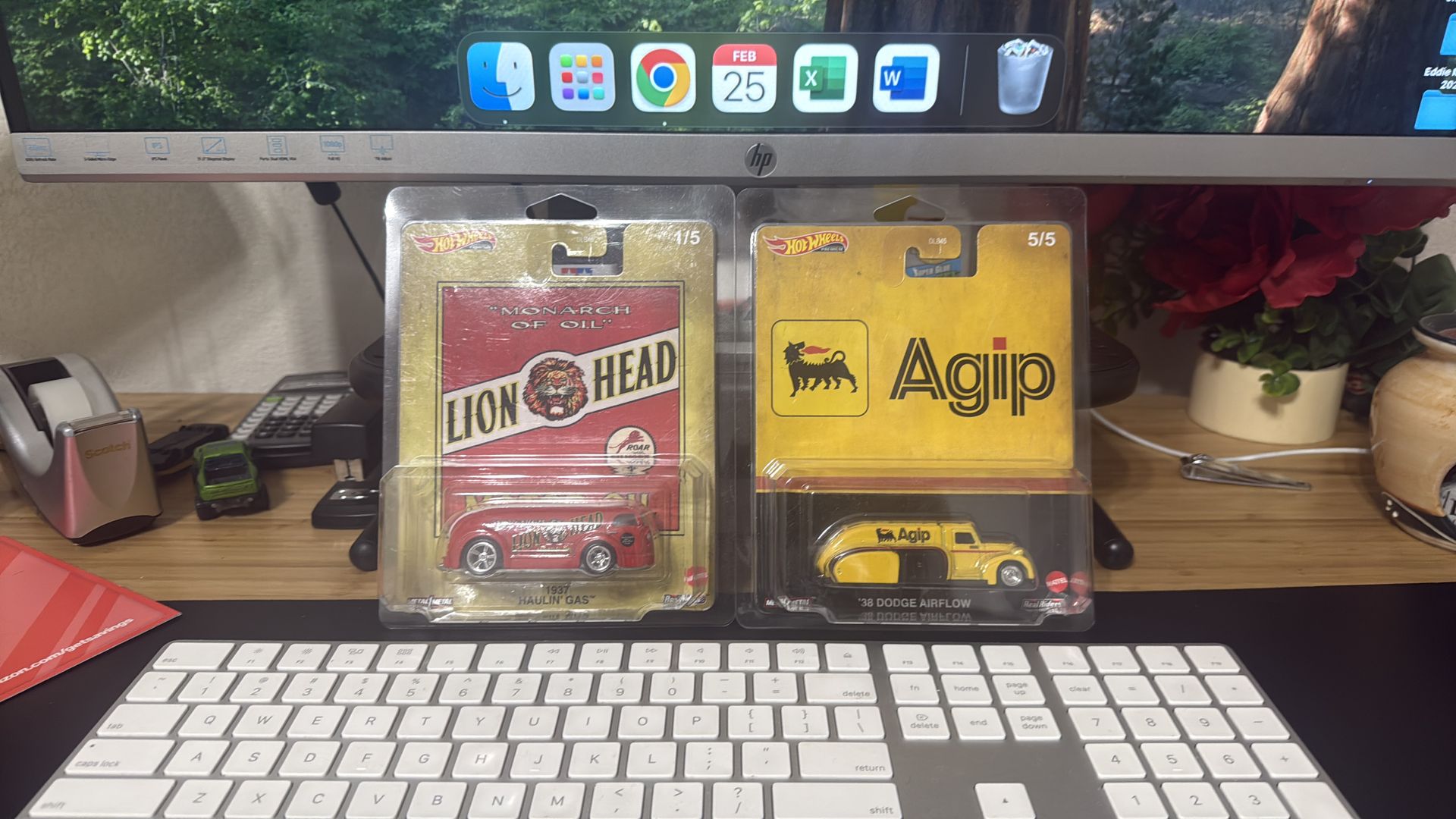 Hot Wheels ‘37 Haulin Gas” & ‘38 Dodge Airflow