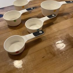 Measuring Cups 