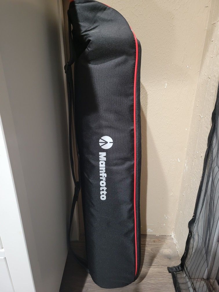 Manfrotto Tripod. MVH502A