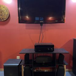 40” Samsung TV with Movable Wall Mount