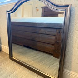 Dresser mirrors