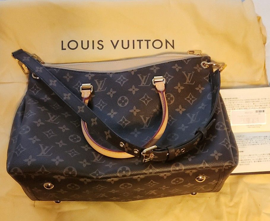 Louis Vuitton Pallas Bag