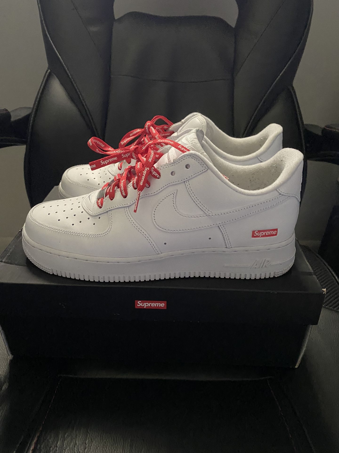 AF1 Supreme Size 10 