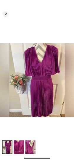 Express purple bright pleated size M 8/10 knee length dress satin