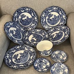 Flow blue Togo Dinner Set