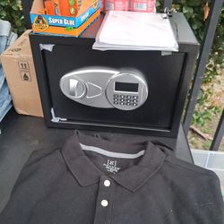 Brand New Safe With Key