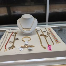 14k And 10k Gold Jewelry Different Prices And Different Games And Different Sizes If You Are Interested Please Ask For Maribel Thank You 