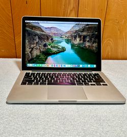 Apple MacBook Pro 13” Retina i5/8GB/256GB SSD $180
