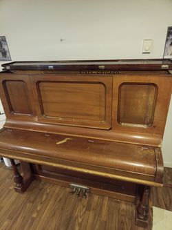 Hinze Chicago piano
