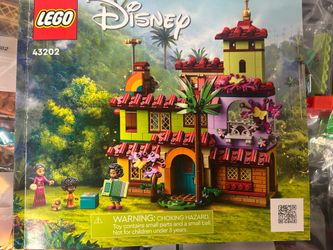 RETIRED Lego Set #43202 Madrigal House Encanto