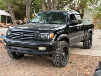 Toyota Tundra V8 Extended Cab Pickup Truck