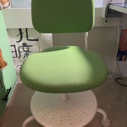 IKEA : Child’s Desk Chair