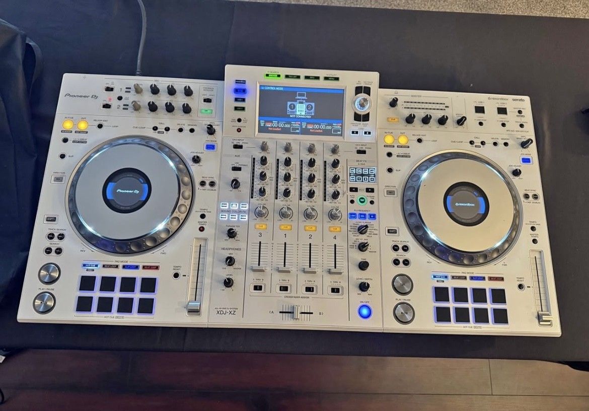 Pioneer XDJ-XZ_DJ Controller + ProX Flight case