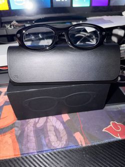 Meta Starfire Kylie Edition Smart Glasses Black 48-21-145 w/ Charging Case