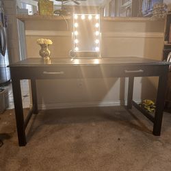 Beautiful Large Desk/vanity With Mirror 
