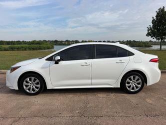 Toyota Corolla Sedan White