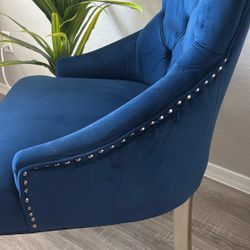 2 Gorgeous Accent Chairs