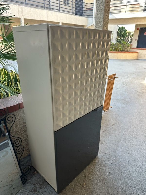 Nice Storage Cabinet With Shelf 15 1/2 Deep 23 1/2 Wide