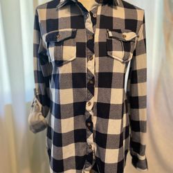 Buffalo plaid fannel Navy Blue And White Size Small