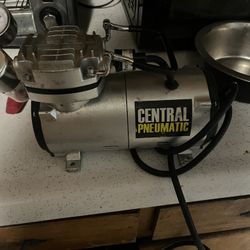 Air Brush Compressor  Open For Trades 