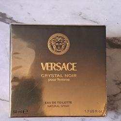 NEW & SEALED AUTHENTIC " VERSACE CRYSTAL NOIR " WOMAN'S 1.7 OZ SPRAY 40$