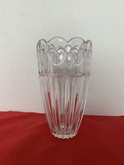 Mikasa Celebrations Crystal Clear 24 % Lead Crystal Sweet Heart Vase 7.5" x 4"