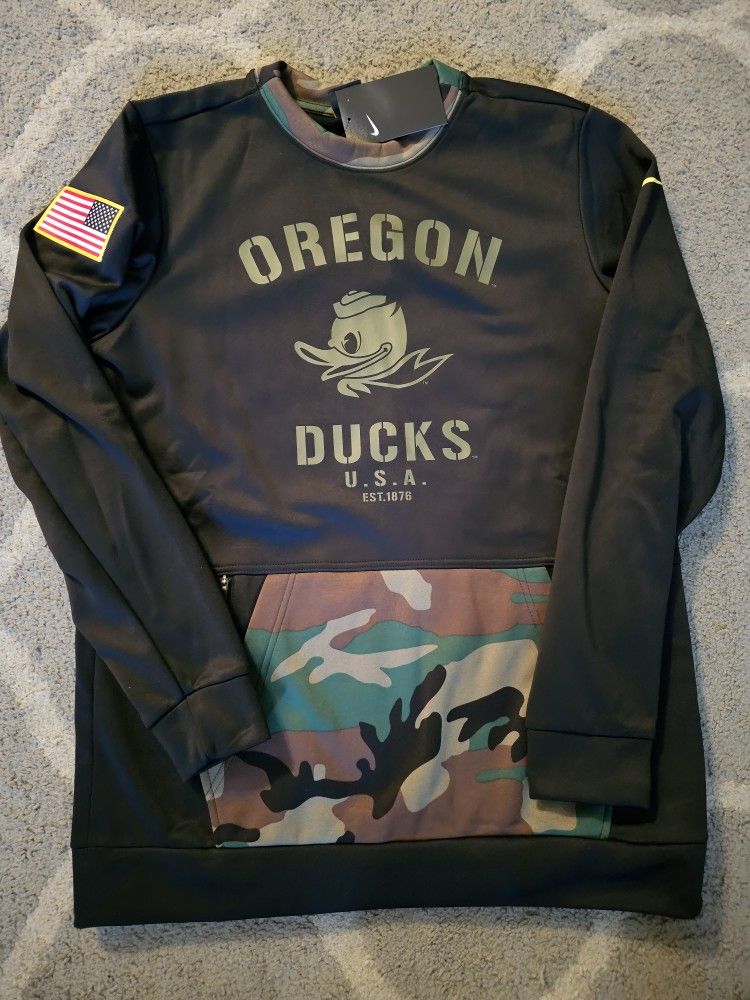New Nike Oregon Ducks Military Black and Camo Pullover Sweatshirt DA5632-010 Men's Medium