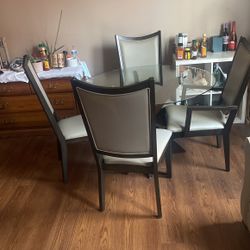 Pier 1 Crystal Table 