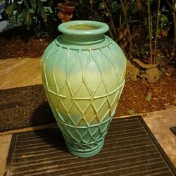HUGE OUTDOORS INDOORS 36IN VASE 24 FIRM