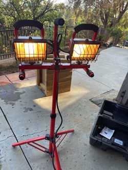 Halogen Work Light with Tripod and Carry Case.