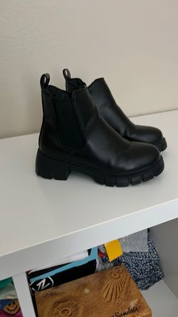 Girl’s boots