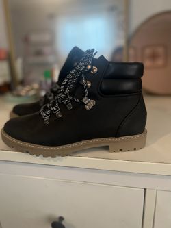 Woman’s Size 9