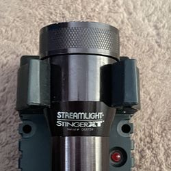 STREAM LIGHT STINGER FLASHLIGHT PRACTICALLY NEW  40$ FIRM PICK UP IN FRESNO ONLY YOU WONT FIND A BETTER DEAL