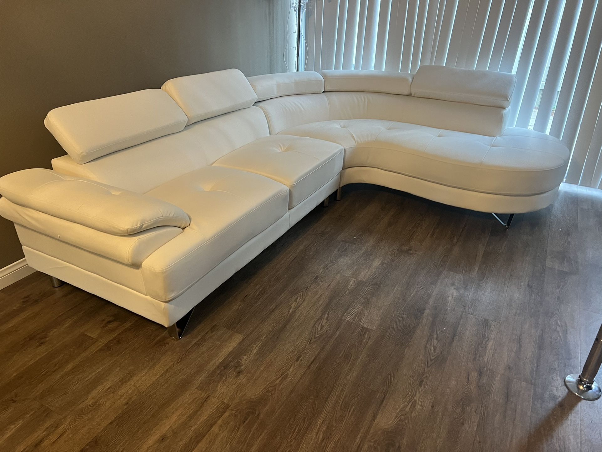 New Sectional W Curved Chaise.  White Or Grey.  