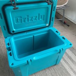 Grizzly 40 Cooler
