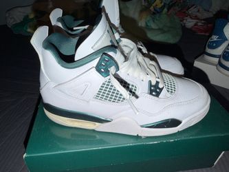 Boys Jordan 4s