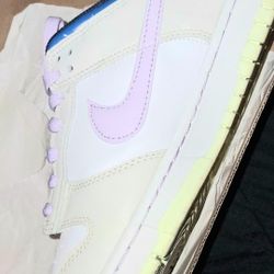 Nike Dunks Low Size 6 Y