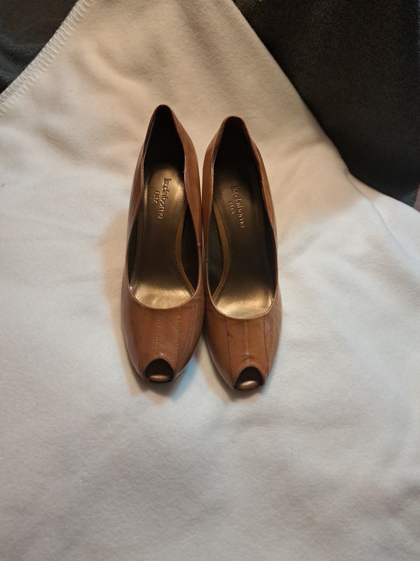 Women's Liz Claiborne Bangle/Graham Eel Skin Shoes/Heels - Size 9  Excellent