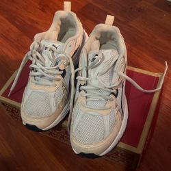 women puma shoes