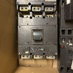SYLVANIA UNELEC 250 Amp circuit breaker CAT NO. SJK-3-C-250