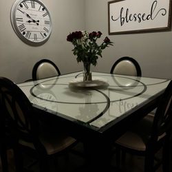 DINING TABLE REAL WOOD 